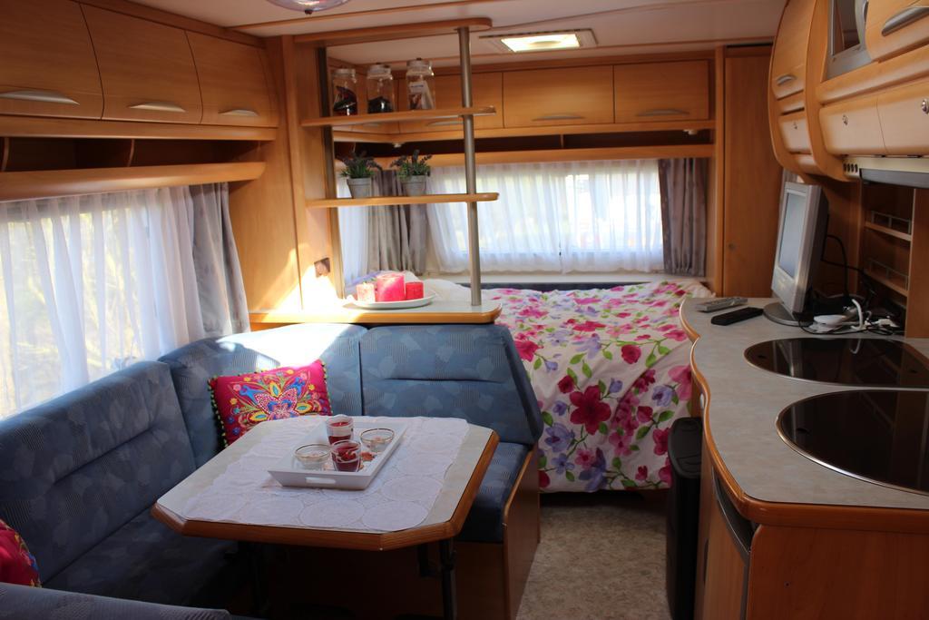 Caravan 'T Koekoeksnest Ахтекерке Номер фото